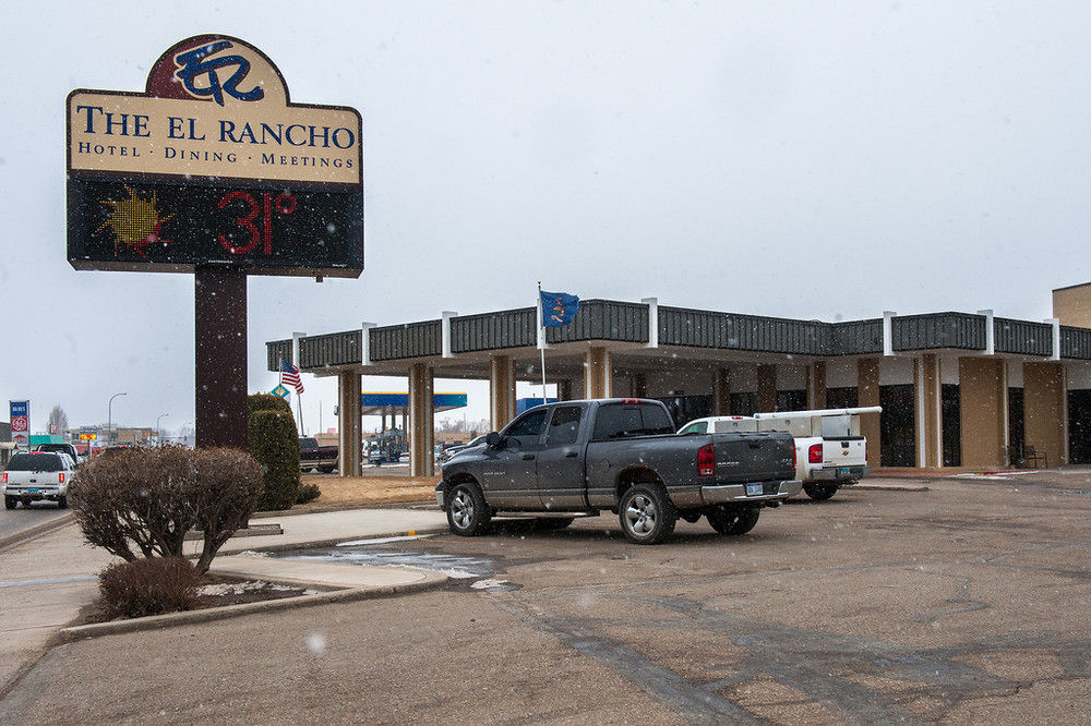 El Rancho Hotel Williston Exterior photo